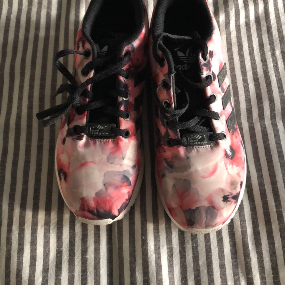 Adidas tennis shoes